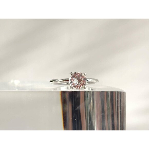 Minimalist Silver Toned Vintage Solitaire Cubic Zirconia Gemstone Ring - sz 8 - Picture 3 of 10